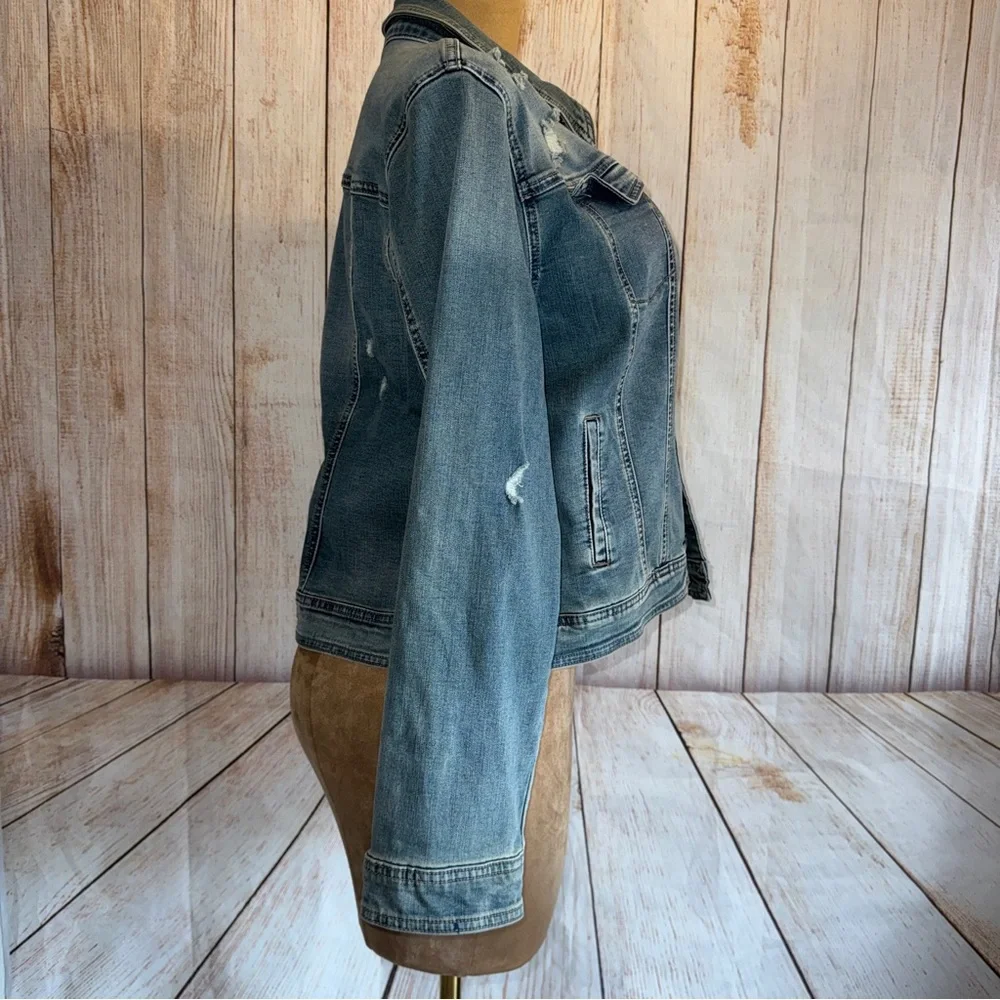 Cato est 1946 Classic Jean Jacket- Distressed Blue- Soft Denim- XL 16/18 Stretch - Picture 4 of 10